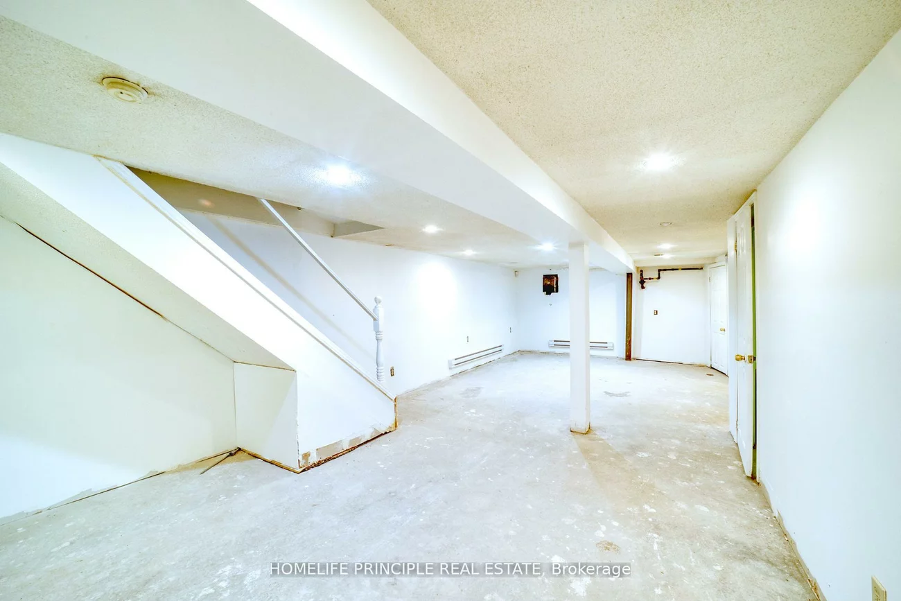983, Dupont, Dovercourt-Wallace Emerson-Junction, Toronto