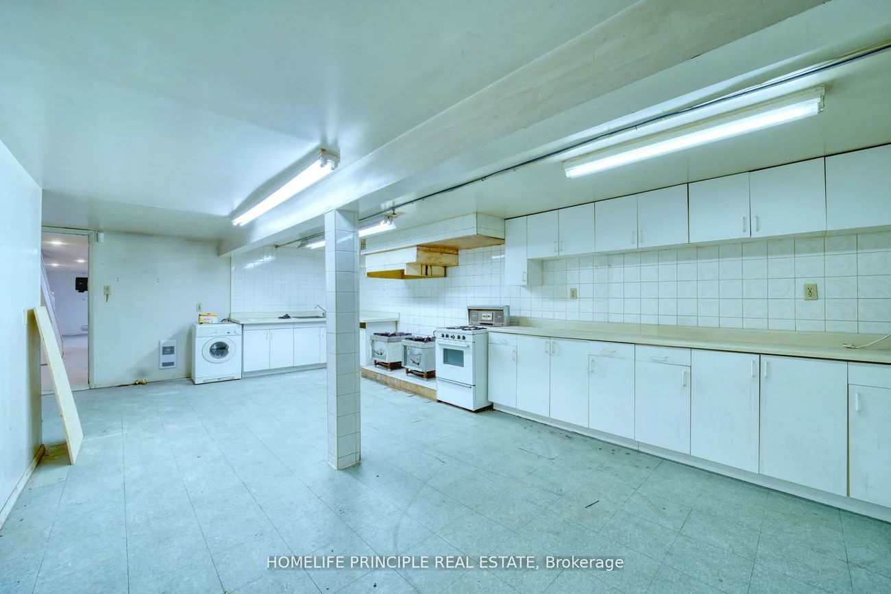 983, Dupont, Dovercourt-Wallace Emerson-Junction, Toronto