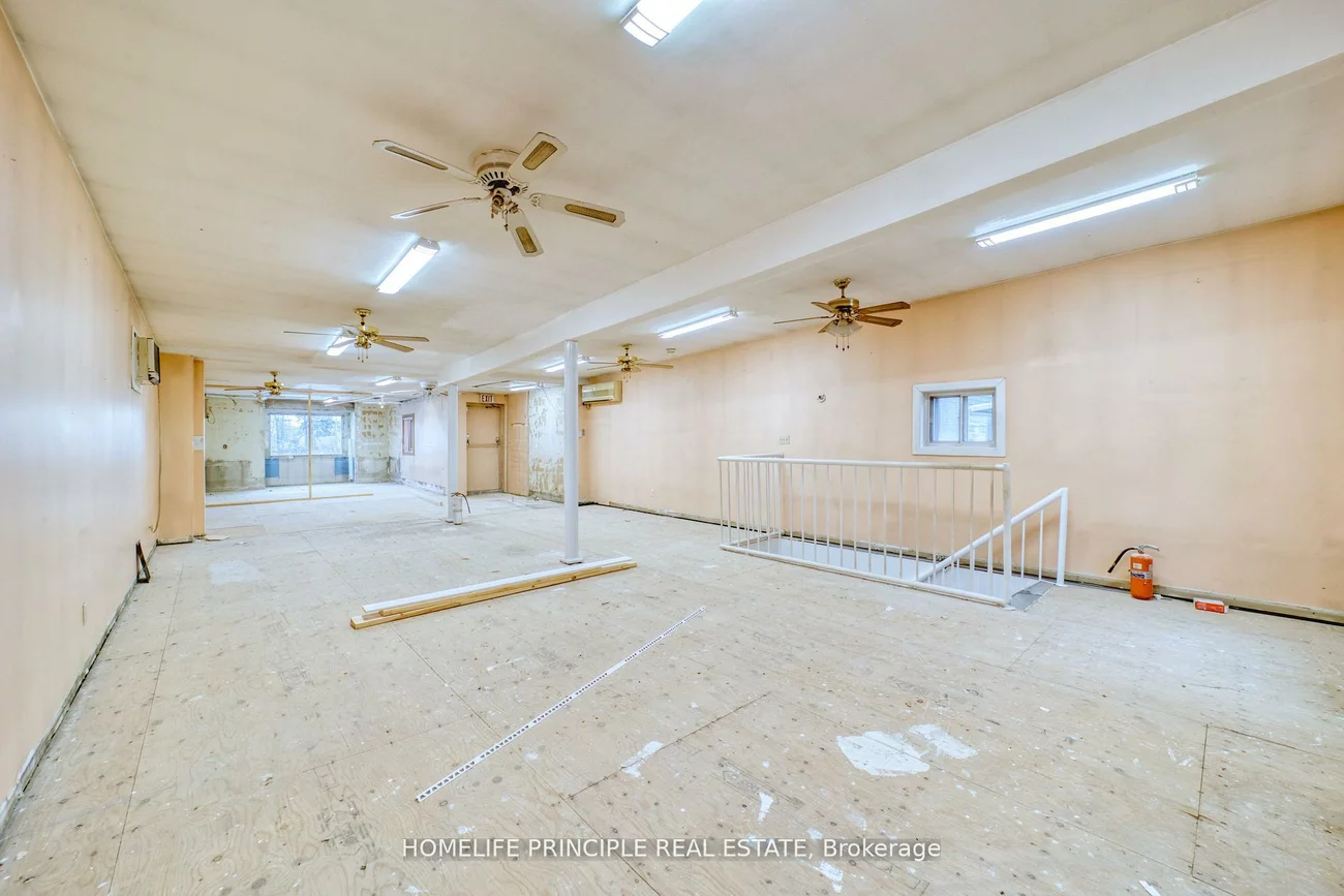 983, Dupont, Dovercourt-Wallace Emerson-Junction, Toronto