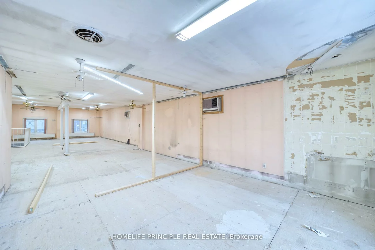 983, Dupont, Dovercourt-Wallace Emerson-Junction, Toronto