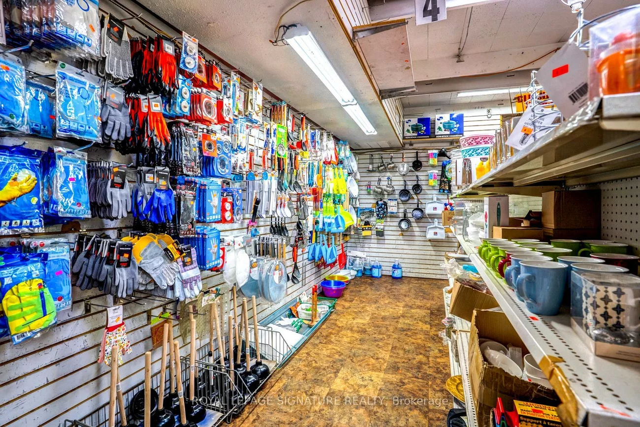 1180, St. Clair, Corso Italia-Davenport, Toronto