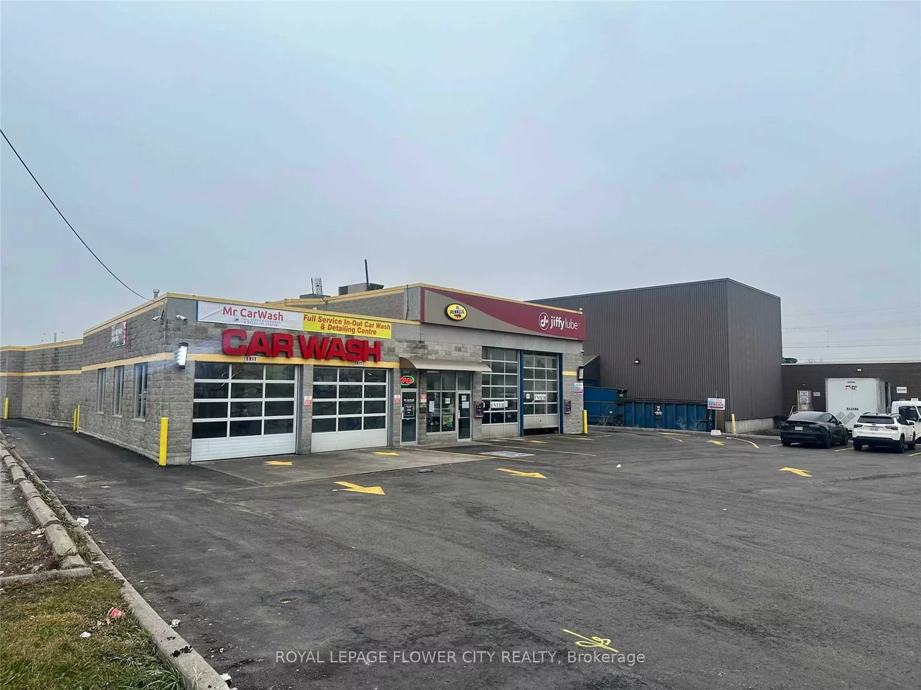 355, Rexdale, West Humber-Clairville, Toronto