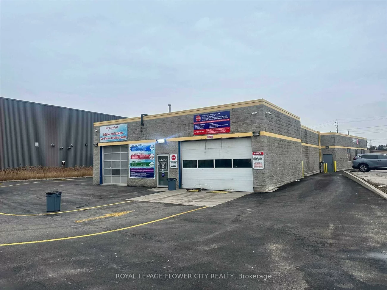 355, Rexdale, West Humber-Clairville, Toronto