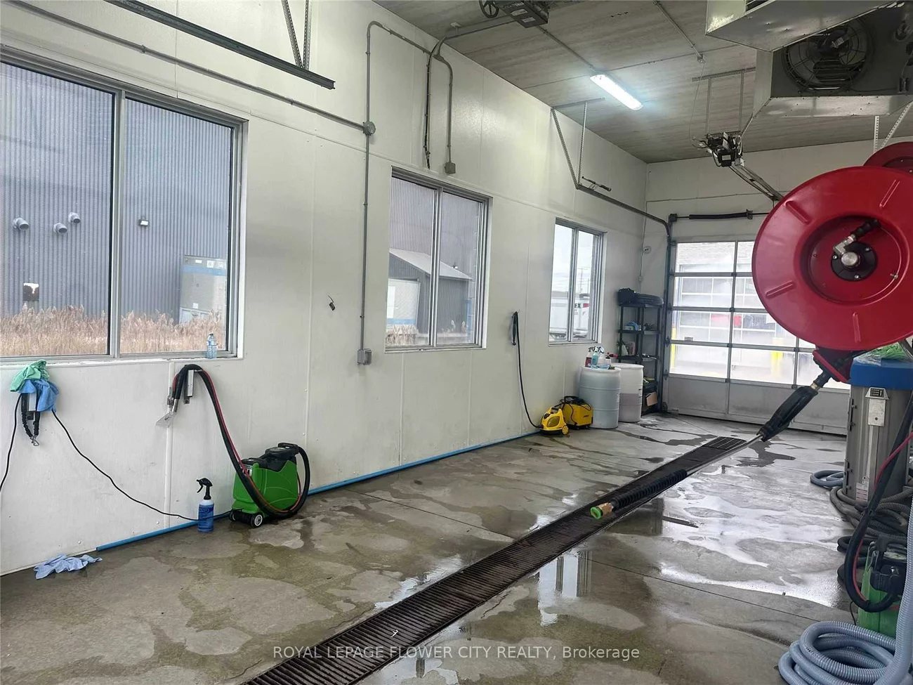 355, Rexdale, West Humber-Clairville, Toronto