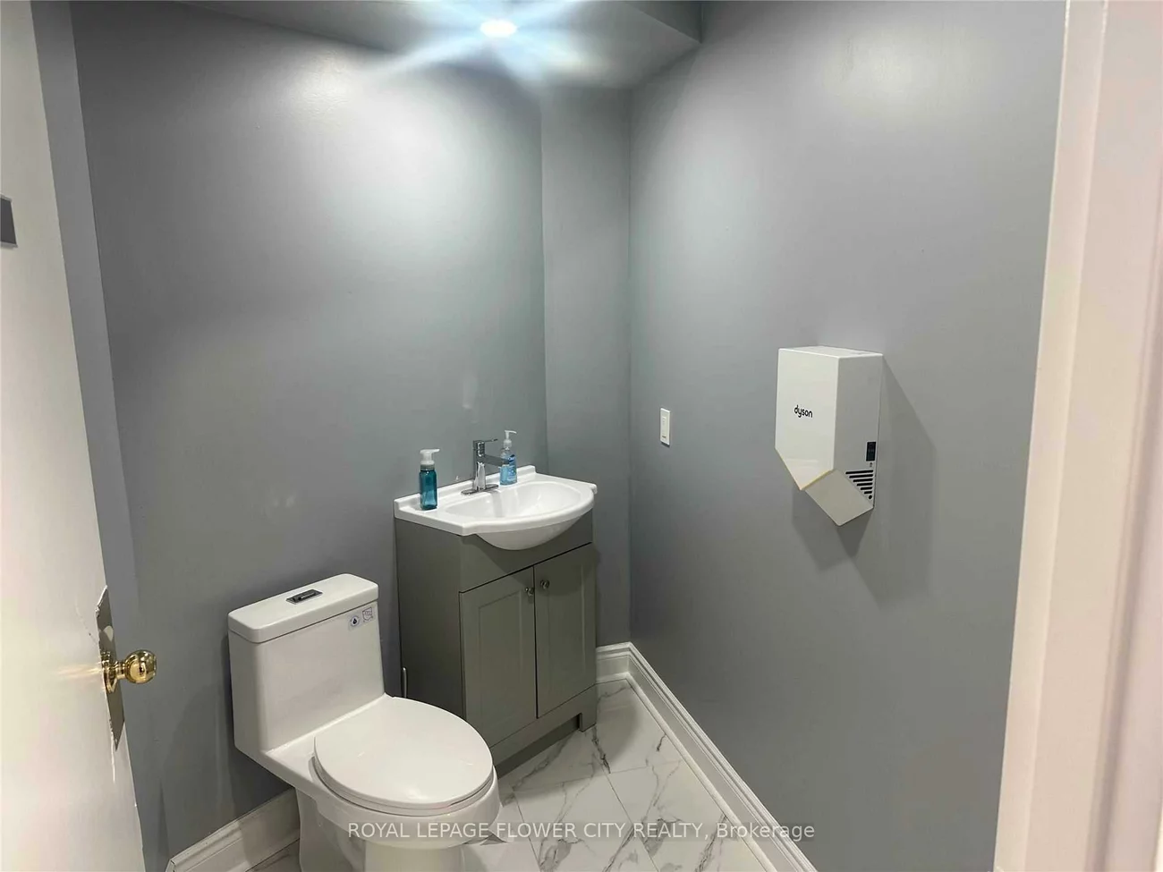 355, Rexdale, West Humber-Clairville, Toronto
