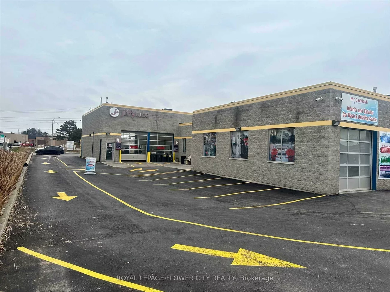 355, Rexdale, West Humber-Clairville, Toronto