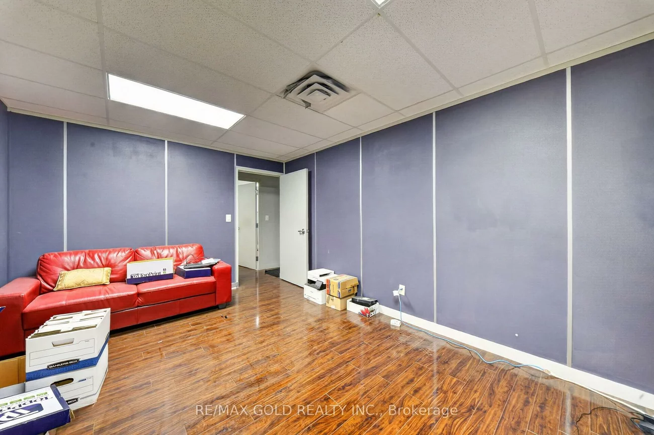 101, Westmore, West Humber-Clairville, Toronto