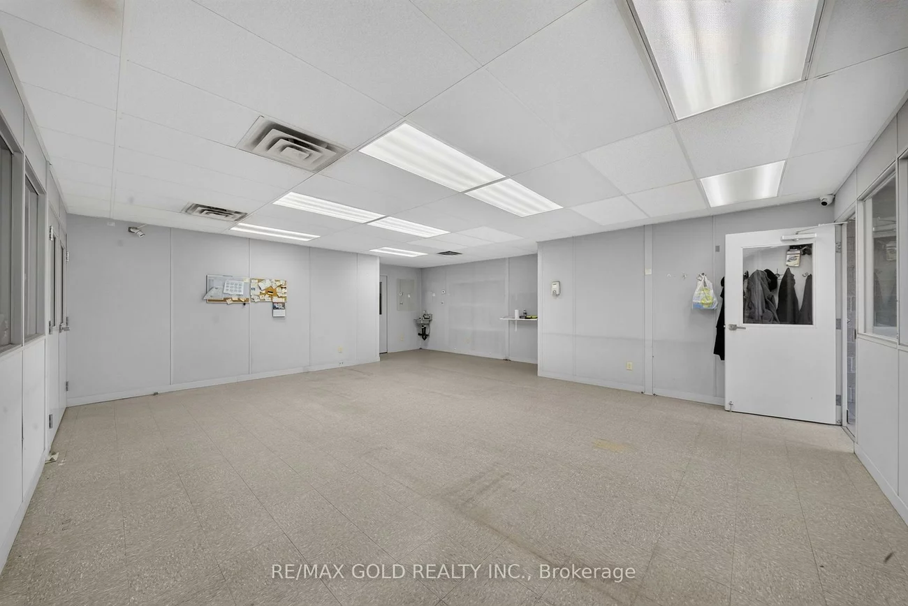 101, Westmore, West Humber-Clairville, Toronto