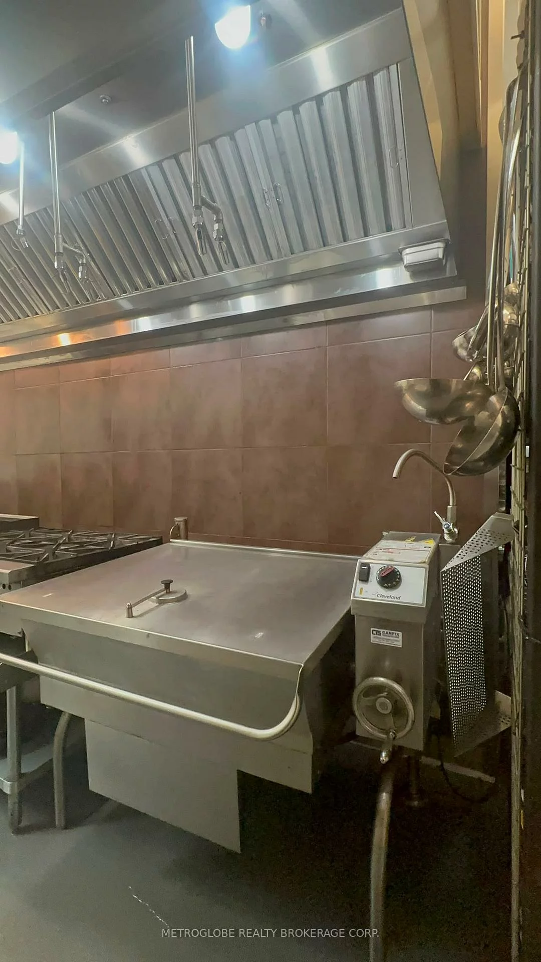 16, Sheffield, Brookhaven-Amesbury, Toronto
