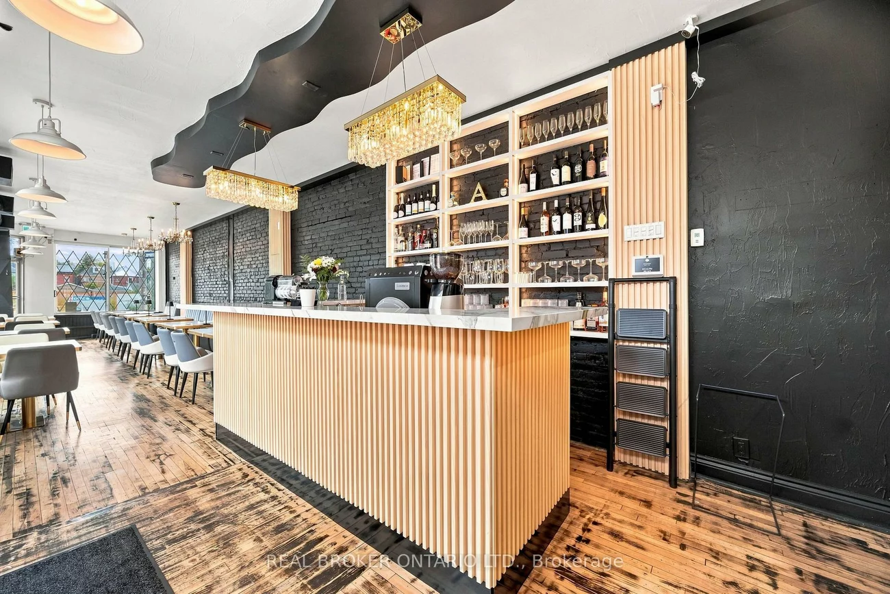 1438A, Dufferin, Dovercourt-Wallace Emerson-Junction, Toronto
