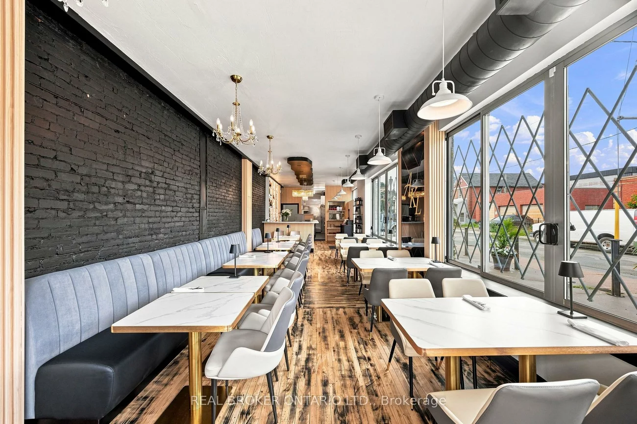 1438A, Dufferin, Dovercourt-Wallace Emerson-Junction, Toronto