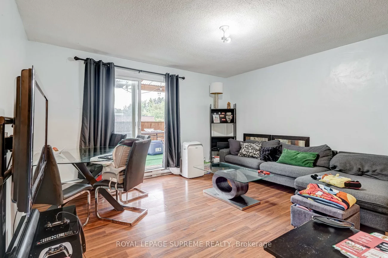 1671, St Clair, Weston-Pellam Park, Toronto