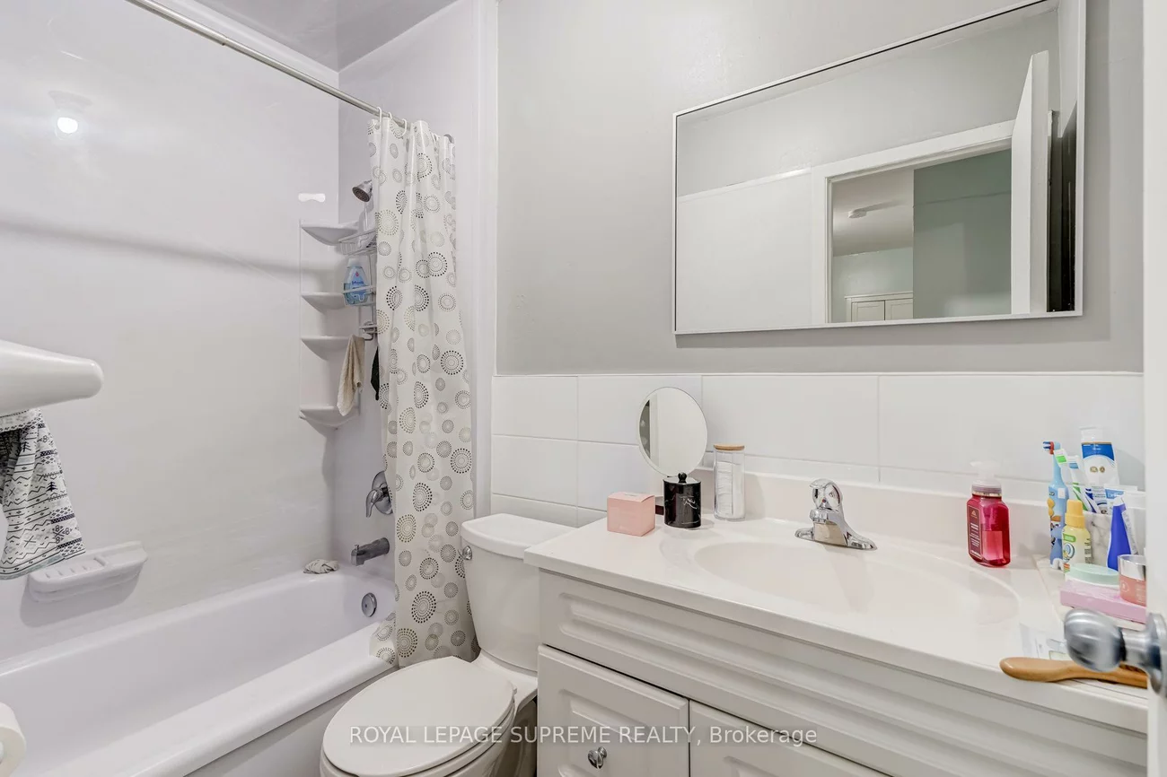 1671, St Clair, Weston-Pellam Park, Toronto