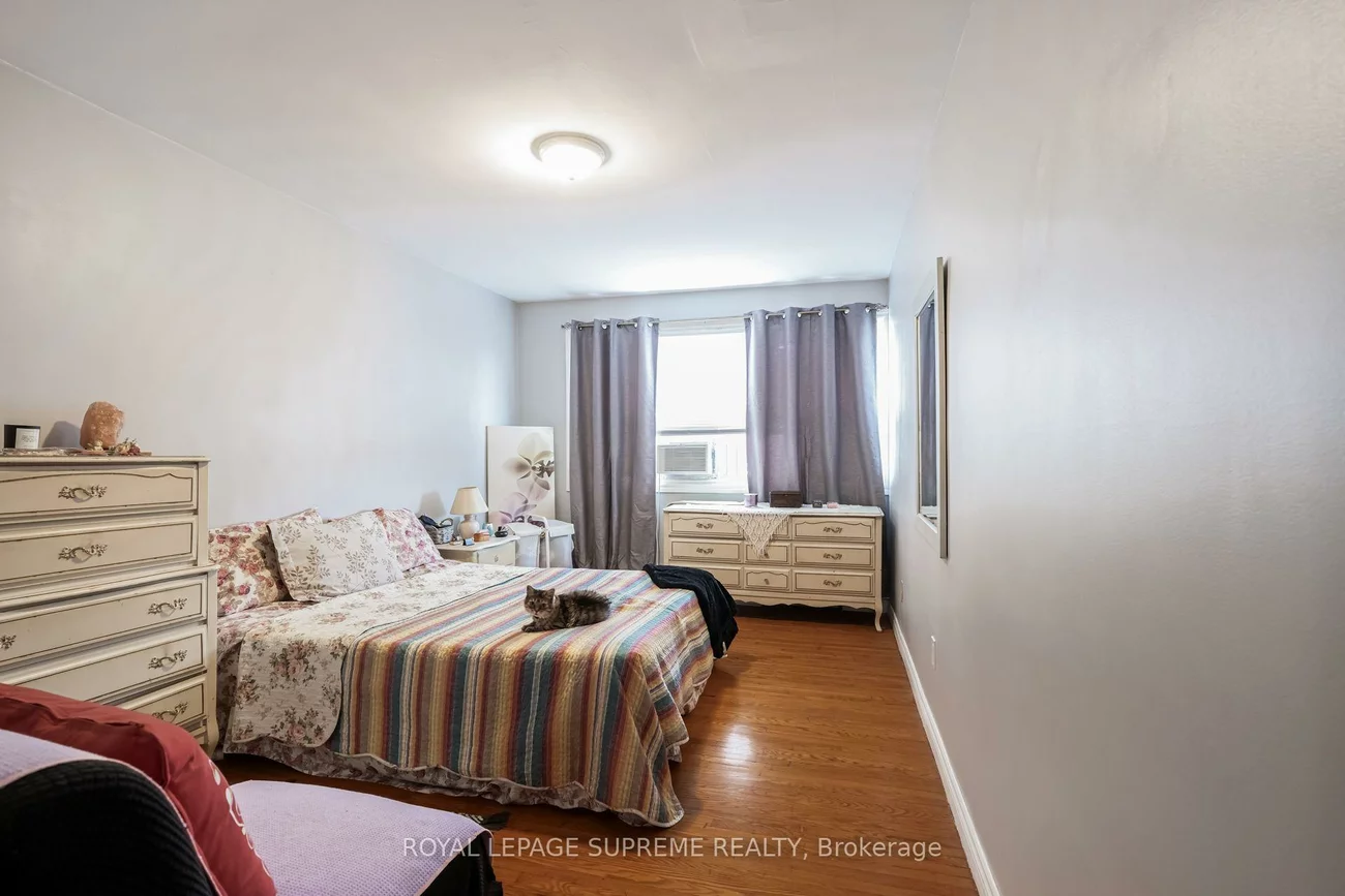 1671, St Clair, Weston-Pellam Park, Toronto