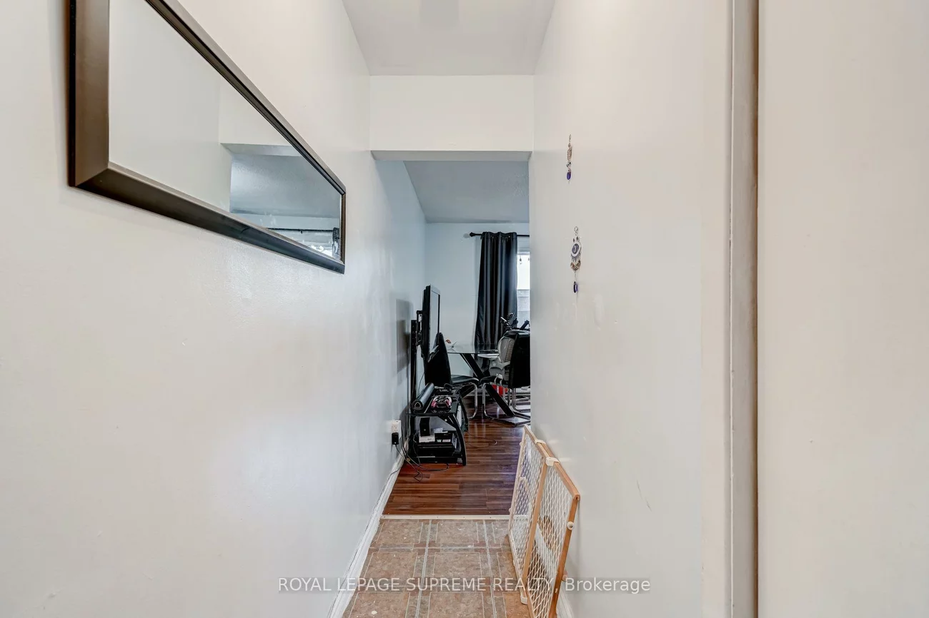 1671, St Clair, Weston-Pellam Park, Toronto