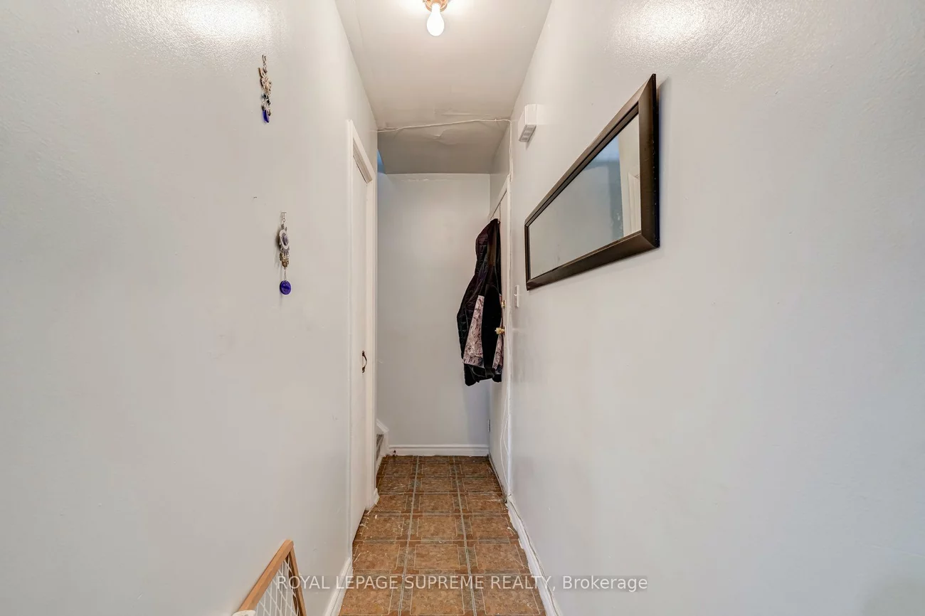 1671, St Clair, Weston-Pellam Park, Toronto