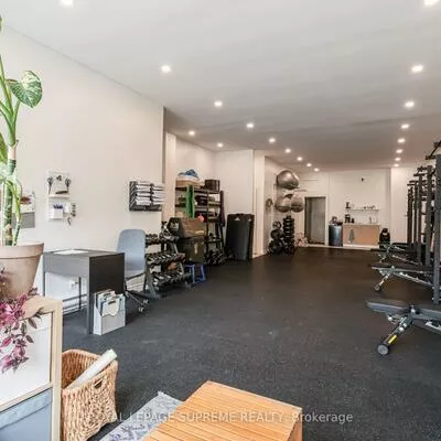 1671, St Clair, Weston-Pellam Park, Toronto
