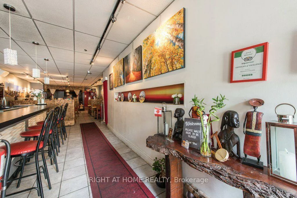 812, Bloor, Dovercourt-Wallace Emerson-Junction, Toronto