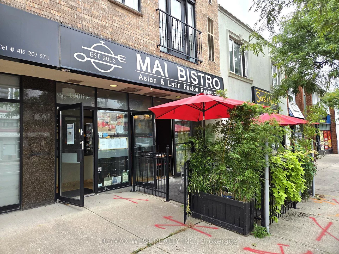 4906, Dundas, Islington-City Centre West, Toronto