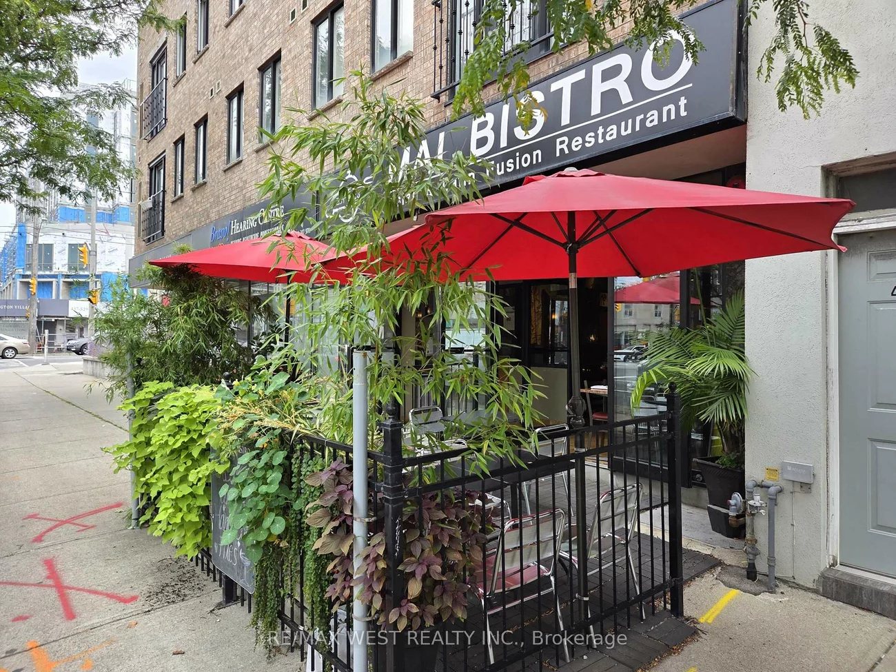 4906, Dundas, Islington-City Centre West, Toronto