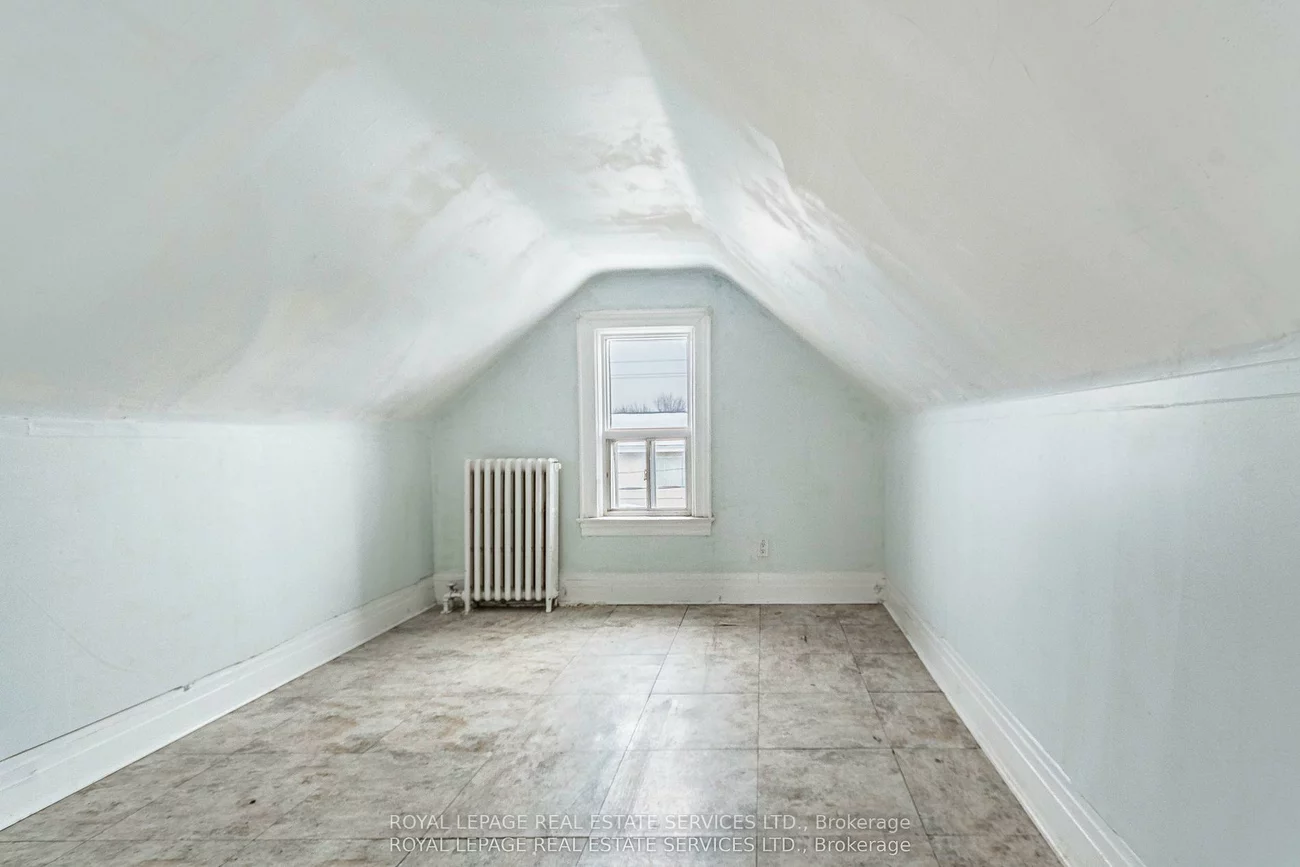 1160, Dufferin, Dovercourt-Wallace Emerson-Junction, Toronto