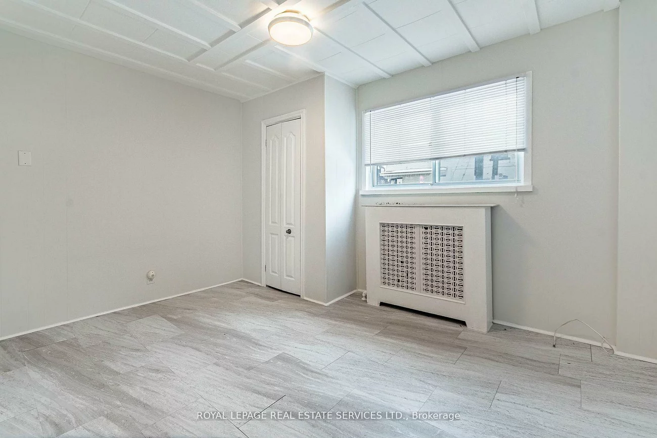 1160, Dufferin, Dovercourt-Wallace Emerson-Junction, Toronto
