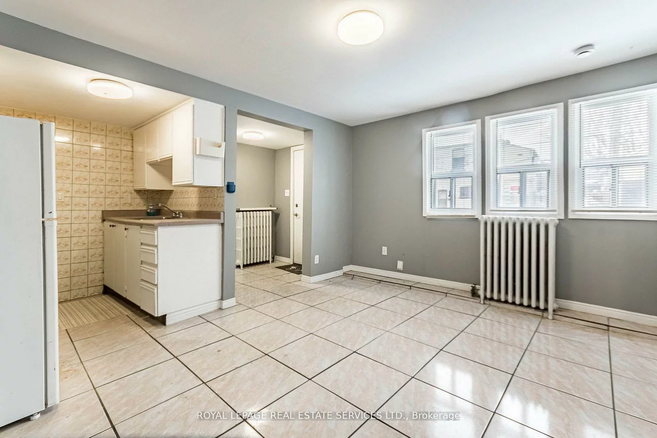 1160, Dufferin, Dovercourt-Wallace Emerson-Junction, Toronto
