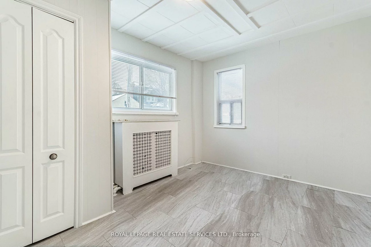 1160, Dufferin, Dovercourt-Wallace Emerson-Junction, Toronto