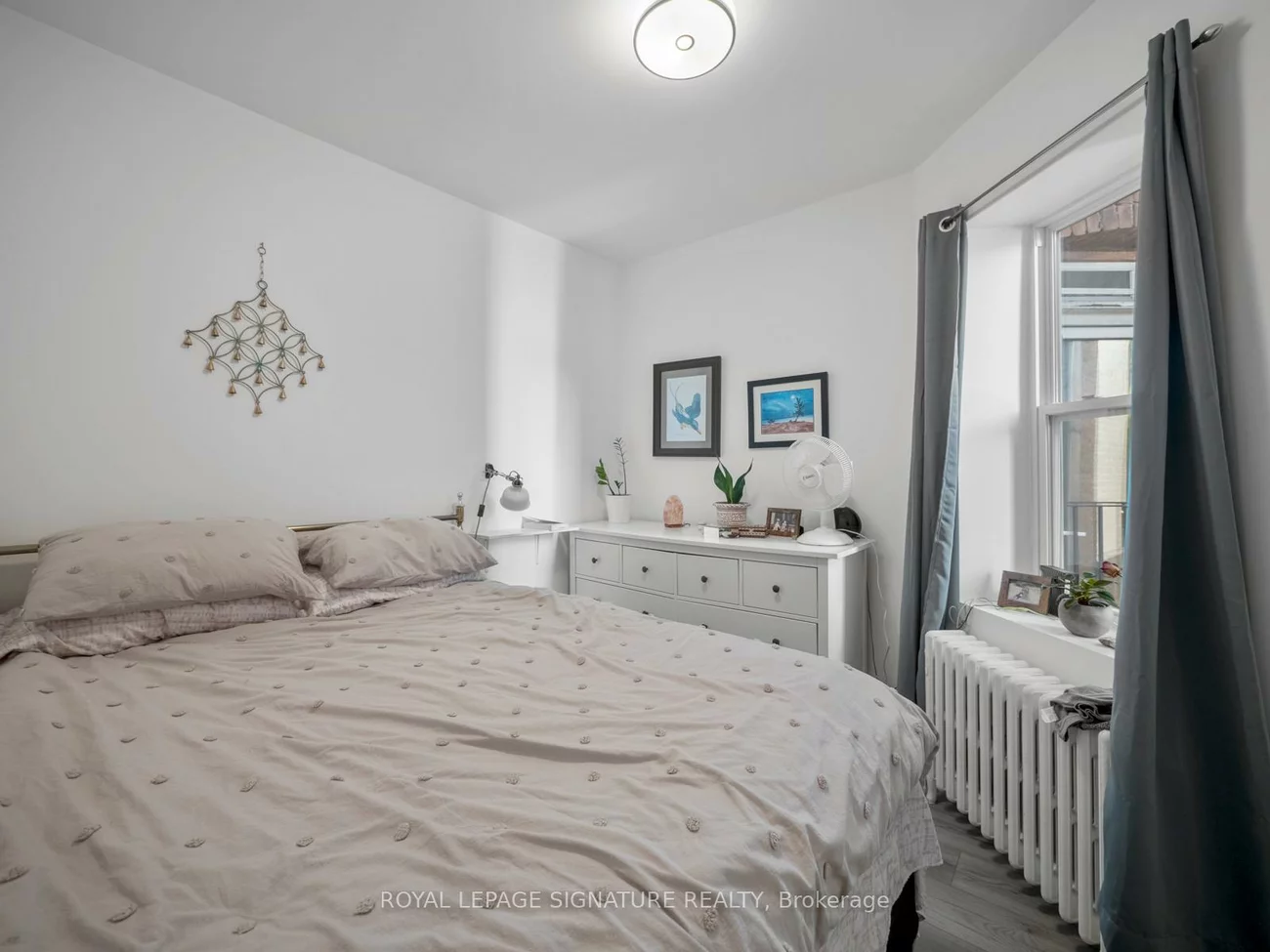 2243, Dundas, High Park-Swansea, Toronto