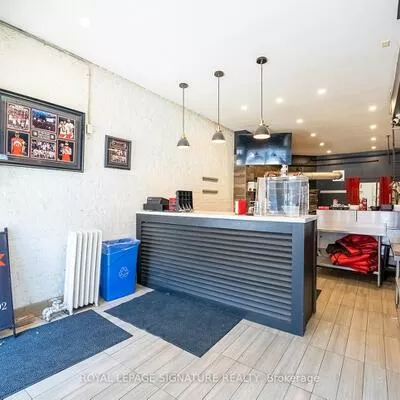 Commercial for sale, 2243, Dundas, High Park-Swansea, Toronto