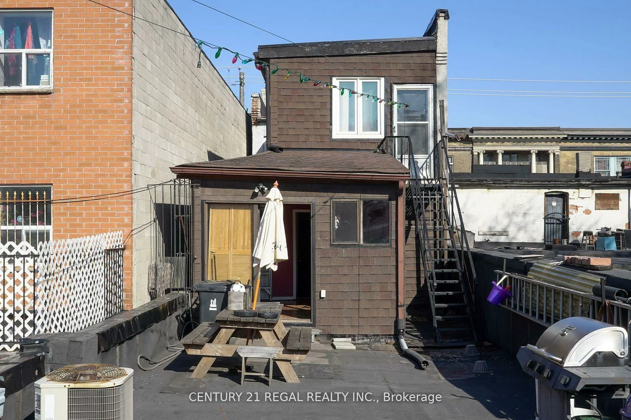1281, Queen, South Parkdale, Toronto