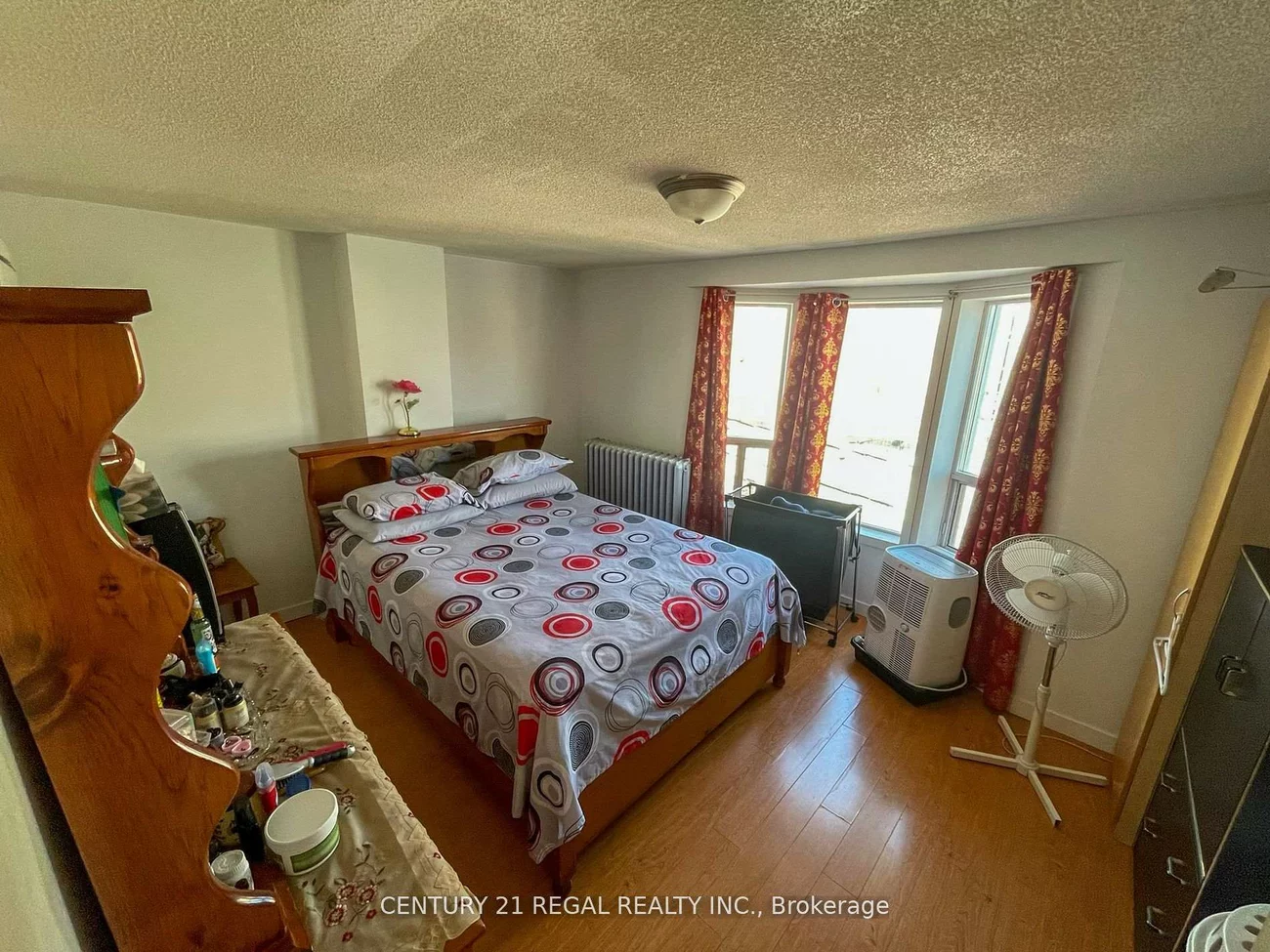 1281, Queen, South Parkdale, Toronto