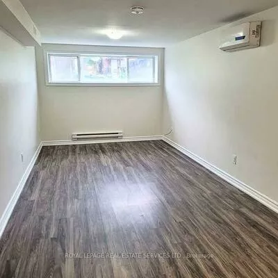 Commercial for sale, 11, Dennis, Mount Dennis, Toronto