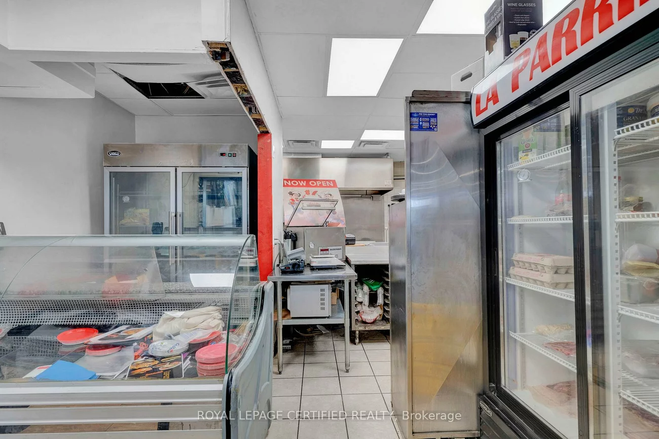 5025, Steeles, Humber Summit, Toronto