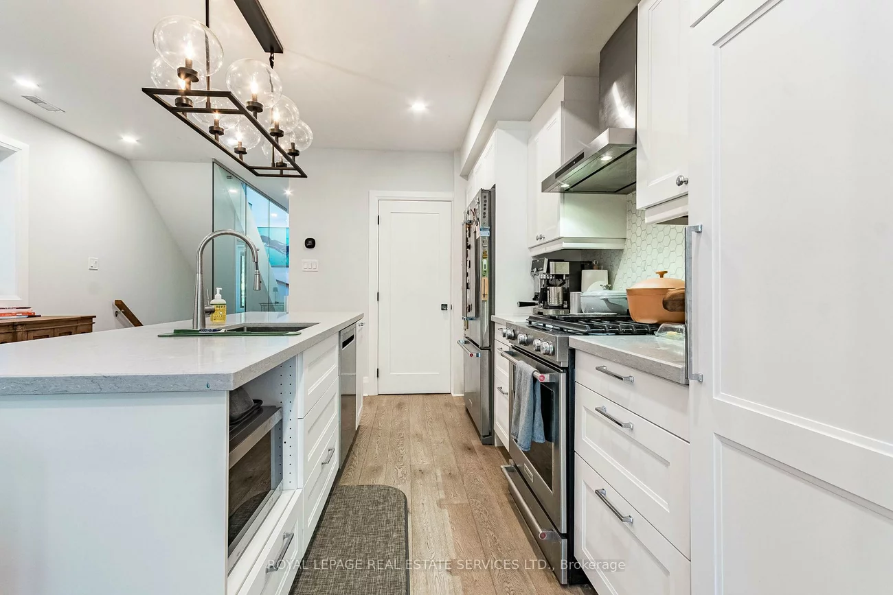 238, Garden, High Park-Swansea, Toronto