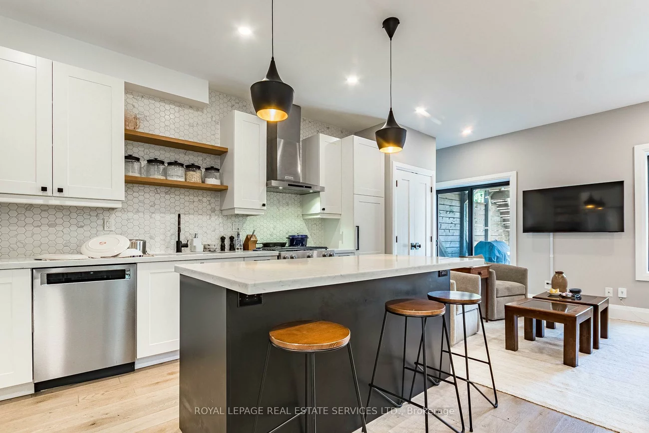 238, Garden, High Park-Swansea, Toronto
