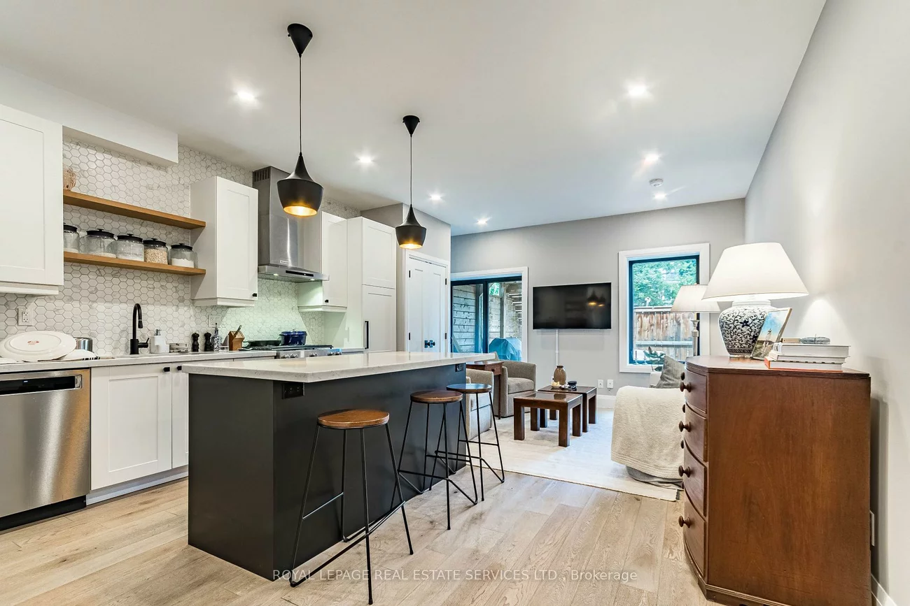 238, Garden, High Park-Swansea, Toronto