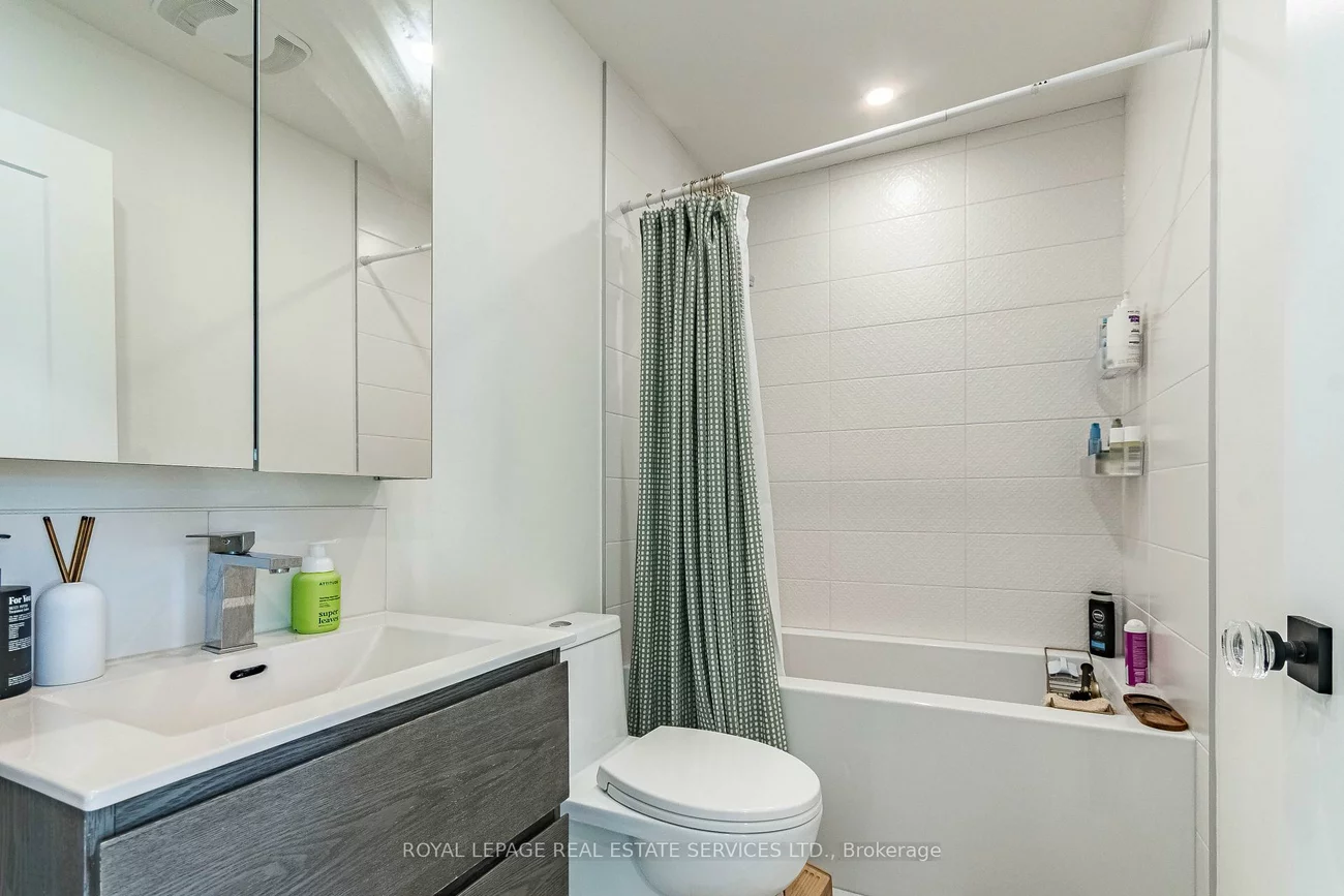 238, Garden, High Park-Swansea, Toronto