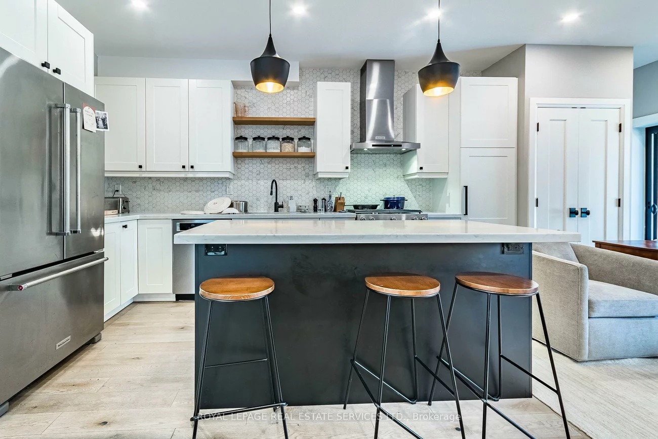 238, Garden, High Park-Swansea, Toronto