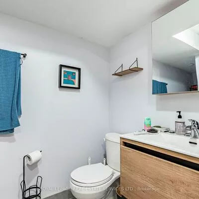 Commercial for sale, 238, Garden, High Park-Swansea, Toronto