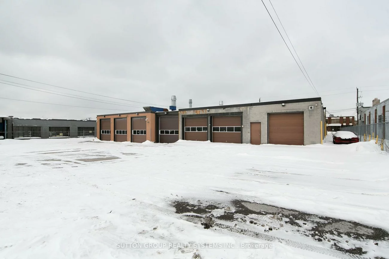 25 & 29, Milford, Brookhaven-Amesbury, Toronto