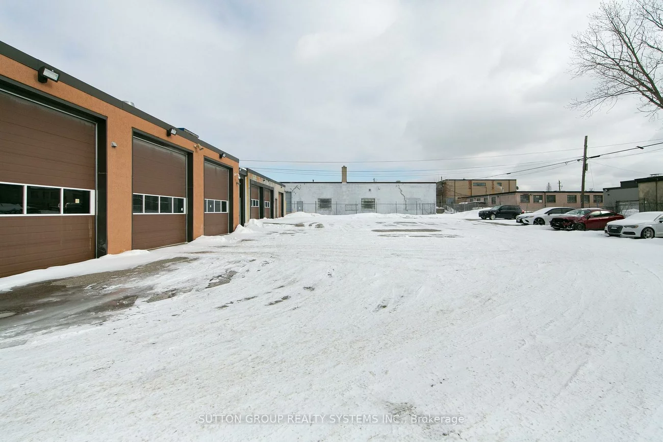 25 & 29, Milford, Brookhaven-Amesbury, Toronto