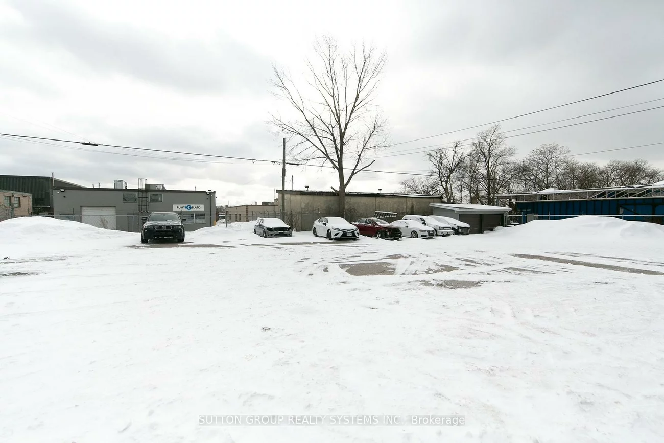 25 & 29, Milford, Brookhaven-Amesbury, Toronto