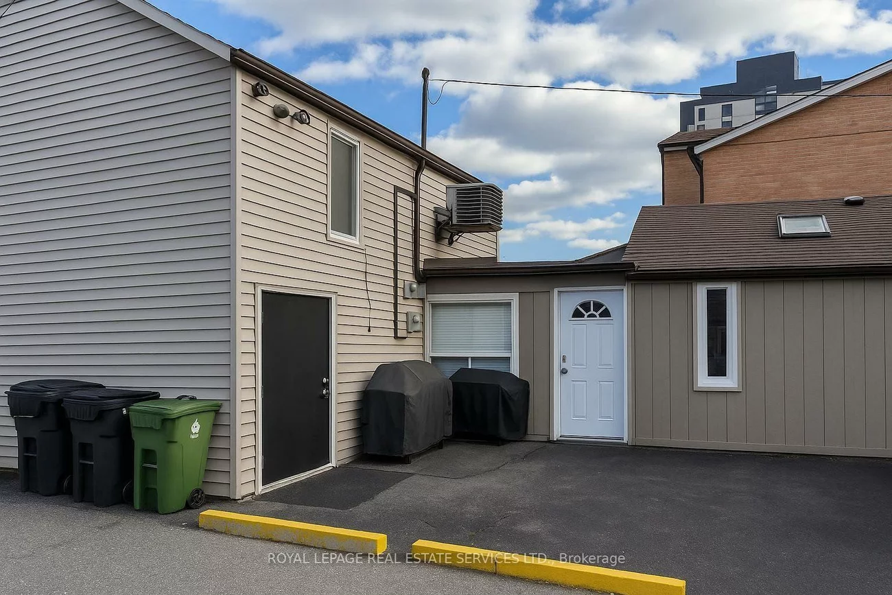 33, Station, Weston, Toronto