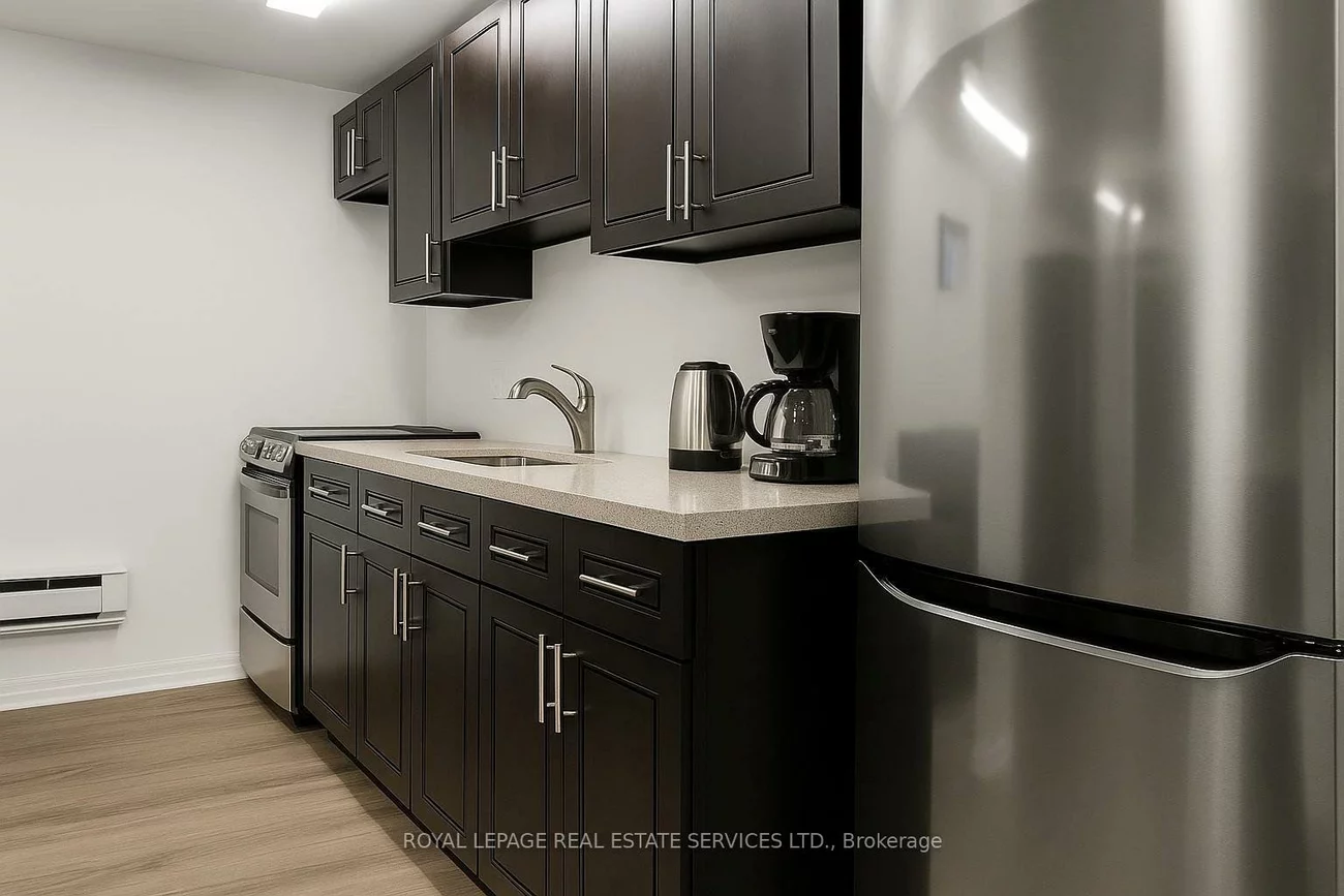 33, Station, Weston, Toronto