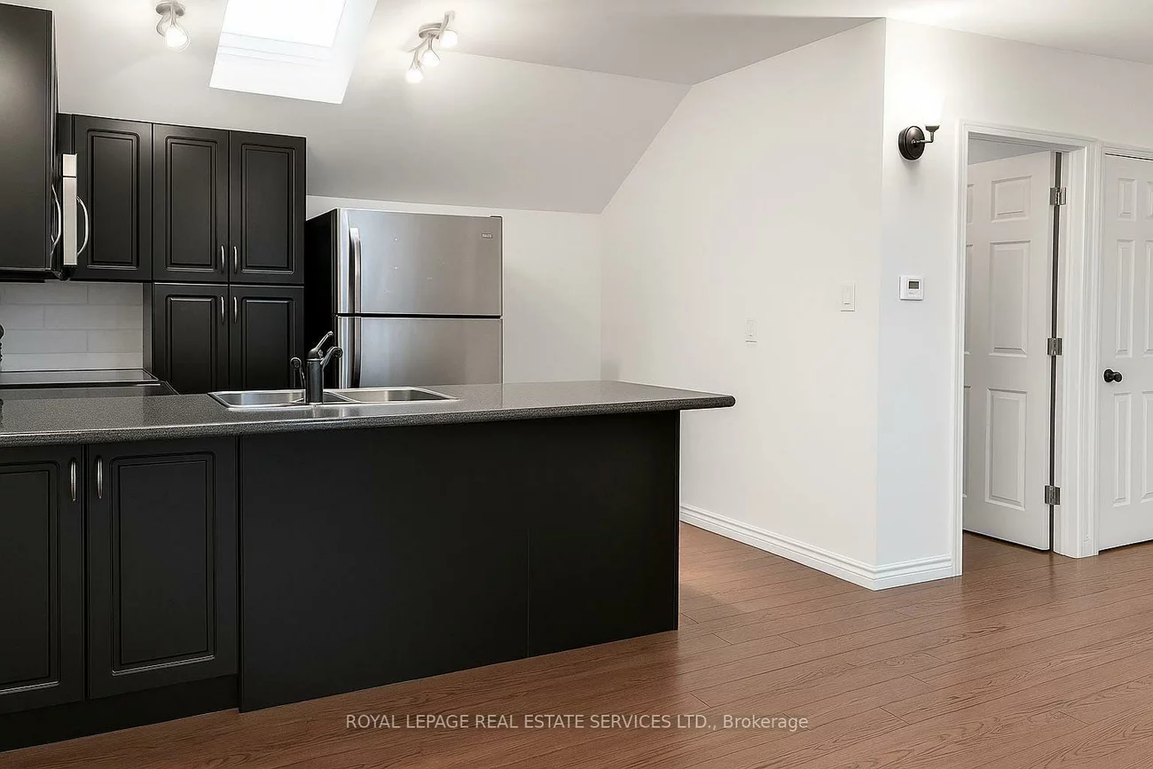 33, Station, Weston, Toronto