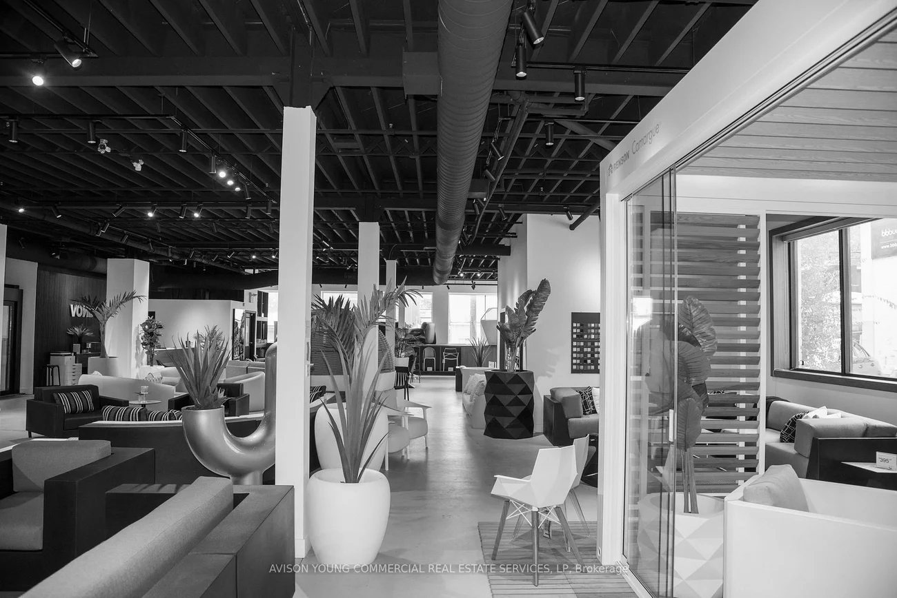 1184, Castlefield, Briar Hill-Belgravia, Toronto