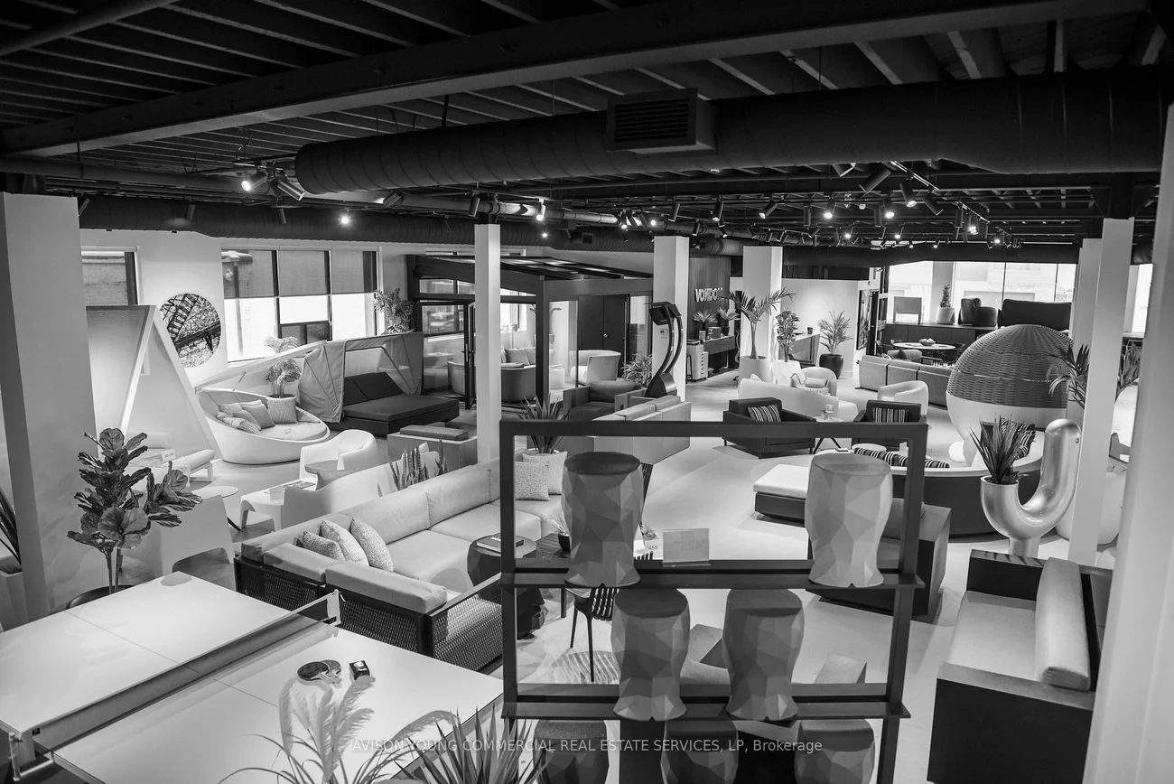 1184, Castlefield, Briar Hill-Belgravia, Toronto
