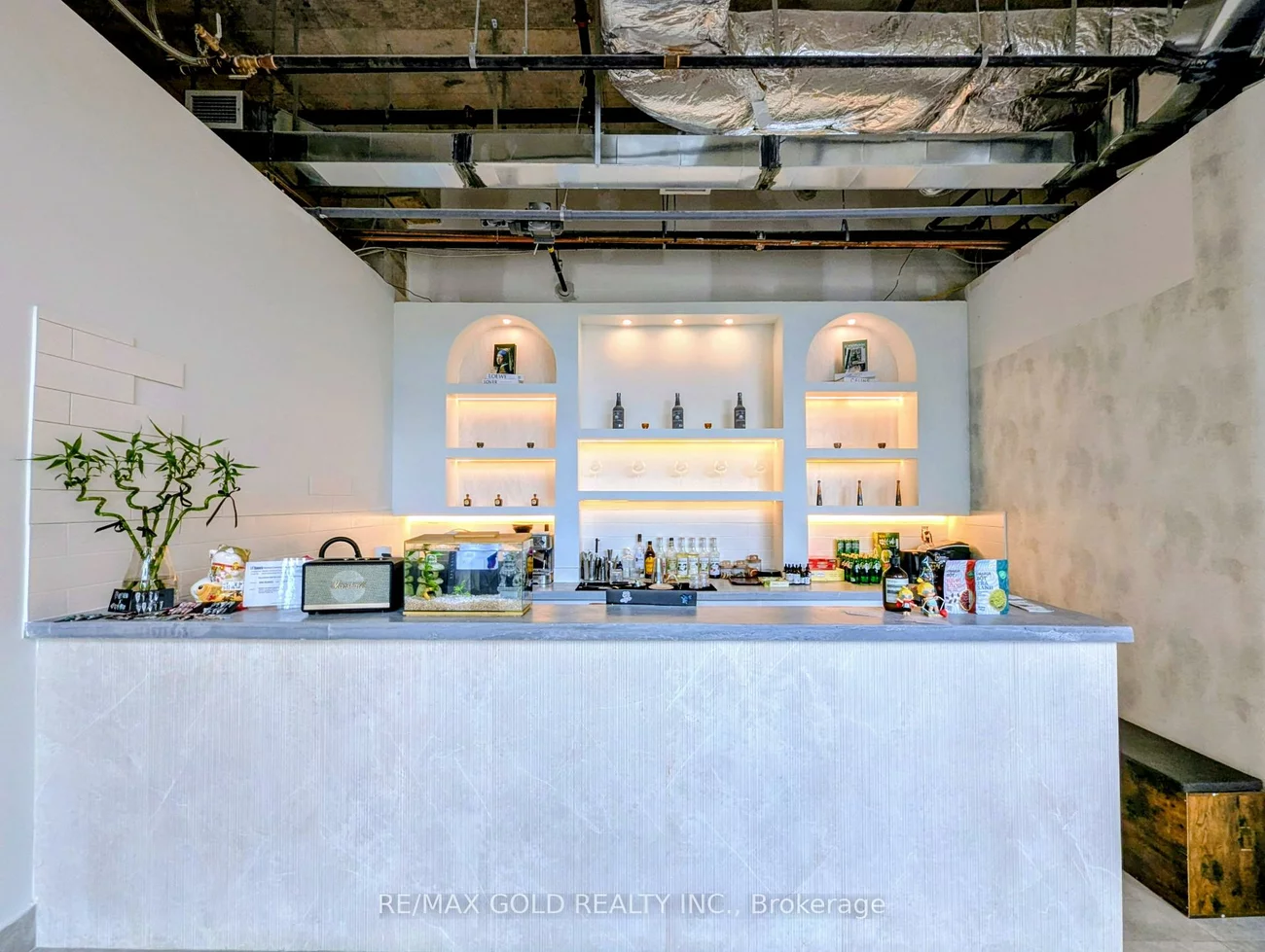 691, The Queensway, Stonegate-Queensway, Toronto