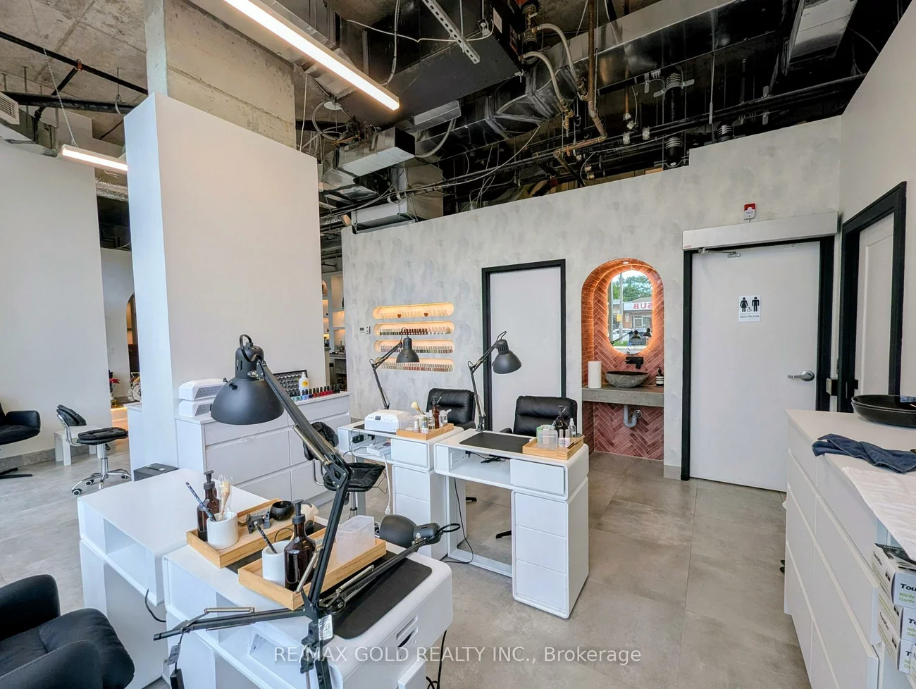 691, The Queensway, Stonegate-Queensway, Toronto